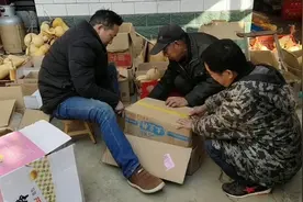 南阳葫芦哥：积压了一个月的快递终于要发了，三个好朋友都来帮忙视频封面