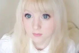 世界上最白的女孩，评为是世界最白萝莉，被千万粉丝视为女神！视频封面