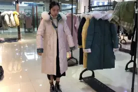 看到你我就想起年轻时的我，穿什么都好看，