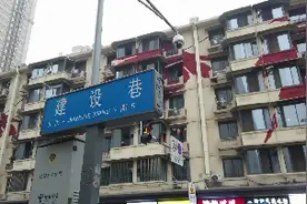 成都著名网红美食街建设巷这是我所见到排队场面最震撼的美食街视频封面