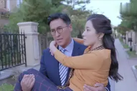两口俩闹离婚 老婆提出条件 要丈夫每天抱她出门 坚持一个月视频封面