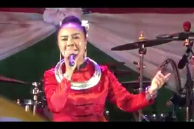 火遍抖音的一首汉傣双语歌曲《远方的恋人》张小伦现场版
