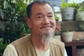 王源 爷爷在王源超话连续签到三百多天，这回真的是爷爷粉啦。视频封面