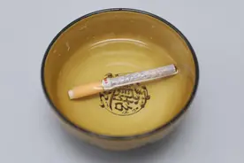 把香烟放水里泡一泡厉害了，解决很多男女人的烦恼，学会一生有用视频封面