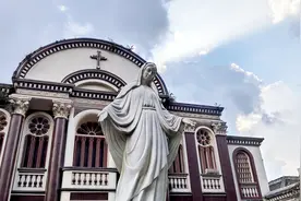 中西合璧的天主教堂，在这里举办一场婚礼，一定很浪漫温馨