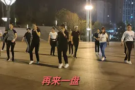 鬼步舞《魔性小孩》 这音乐配这舞，好看