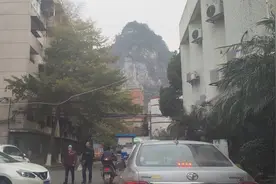 这医院急病痛……建议别坐私家车来，非绿色通道非常拥堵无法进入视频封面