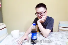 外科医生偷偷喝可乐,被老婆抓到人赃俱获,老婆很生气要他老实坦白视频封面