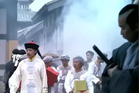 清朝海军造访日本，双方高层会谈气氛和睦，日本浪人却挑起事端视频封面