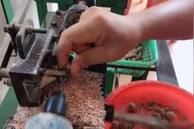 买回来的珠子串起来歪歪扭扭的？可以检查一下是不是孔道不正？视频封面