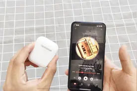 苹果AirPods 2代无线耳机开箱！音质比有线的EarPods还是要好的视频封面