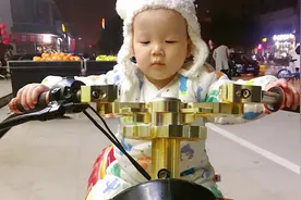 天呐大事件，一岁半宝宝吃辣条了