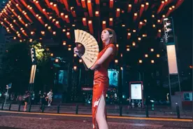 女神问：“这么晚，怎么还不睡？”教你四个回答，让她对你心动。视频封面