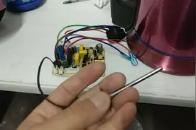 美的豆浆机电源板烧坏怎样更换听师傅慢慢道来，温控线防溢线……视频封面