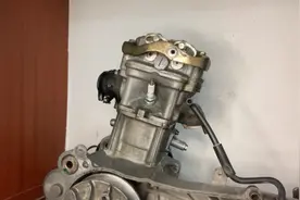 本田大鲨ch125简便气门间隙调整方法