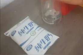 听说红茶和牛奶加在一起会变成奶茶今天来测试一下视频封面