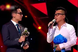 蒙面歌王：李春波自己揭面破坏游戏规则？现场求婚女友都懵了！视频封面