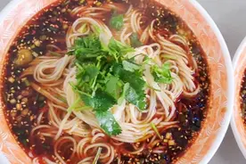 一家三口的午餐五分钟搞定，做法简单又美味！吃爽了！