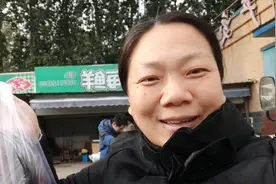 河北石家庄：董妈去菜市场买了一条清江鱼花了25元，10元一斤贵吗