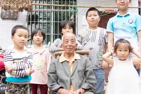 四川宜宾：爷爷84岁生日快乐，四世同堂身体硬朗，做了一桌美食视频封面