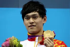 伦敦奥运会男子1500米自由泳决赛：孙杨傲视群雄打破世界记录夺冠视频封面