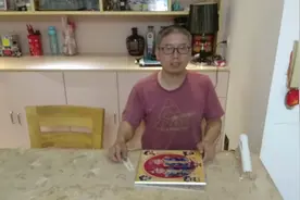 儿子的相框坏了，看我用一个什么万能工具，把它修理的服服贴贴。