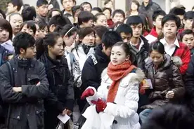 “魏璎珞”吴谨言北电艺考旧照曝光 素颜皮肤白皙面容清秀气质佳视频封面