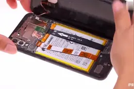 老外拆解华为手机，看做工怎么样？