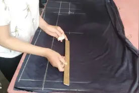 超显腿长微喇裤的裁剪方法