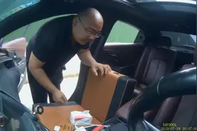 胖哥把副驾座椅拆了 换上一个这样的神器视频封面