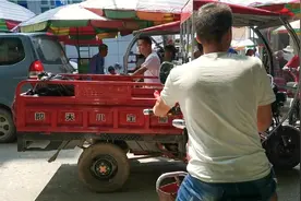 实拍———vlog吴圩镇街天赶集日一幕视频封面