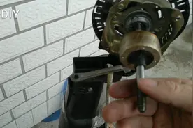 风扇转不动，电机嗡嗡响，我们一起拆机看看啥问题吧？视频封面