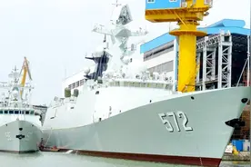 全球十大护卫舰艇排名，054A和056两型护卫舰对此榜嗤之以鼻……视频封面