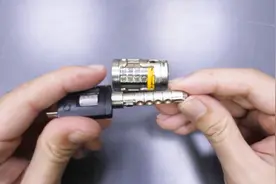 安全好用的密码锁，只需将密码与锁对应，就可以开启所有的密码锁视频封面