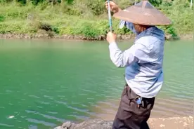 鱼钩被鱼吃进肚子，不破鱼能取钩吗？好奇哥这样取，鱼无损还鲜活