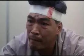 成奎安坐牢，老婆去向帮派老大要5万块安家费，老板只给500块