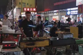 珠海中山交界处十四村夜市