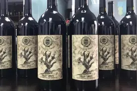 过了10年保质期的葡萄酒还能喝吗？庆幸我明白的早，记得叮嘱朋友视频封面