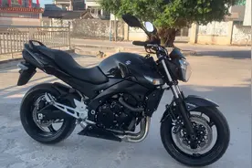 2016年铃木GSR400 小BK视频封面