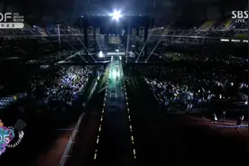 不愧是鸟叔！现场凭借一曲《CHAMPION》，瞬间点燃现场气氛