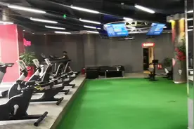 今天心血来潮去健身，差点累出病。