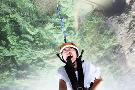 贵州大山发现一个大天坑，百米高架起大秋千，你敢挑战吗？