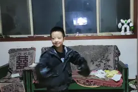 爷爷给孩子在网上花40买的沙袋，玉米皮填充物非常喜欢视频封面