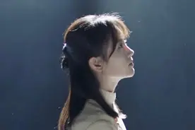 “四千年美女”鞠婧祎鼻子透光，整容再被议，出道前照片透露真相