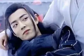 肖战，你笑起来真好看，像春天的花一样