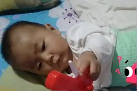 小彤彤睡一觉嗓子哑了怎么办？