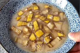 家里有蟑螂别用脚踩了，角落放一碗，蟑螂隔天就搬家，真是好方法视频封面