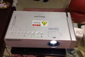 日本松下PT-X520投影仪投影机，效果非常好!物理分辨率1024X768