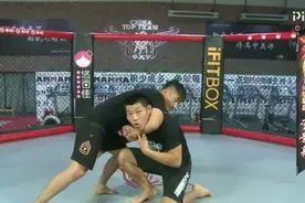 “嘎子哥”李景亮教你在家学格斗，<第六课>断头台