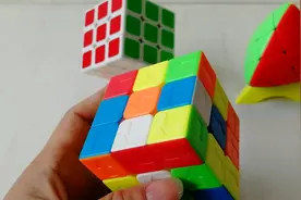 在还原过程就注意调整中心块方向，让你还原图案魔方的速度更快些视频封面